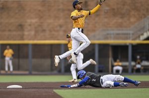 Sam White hits game-winner in bottom of 10th to lead WVU to wild 6-5 win over Hofstra